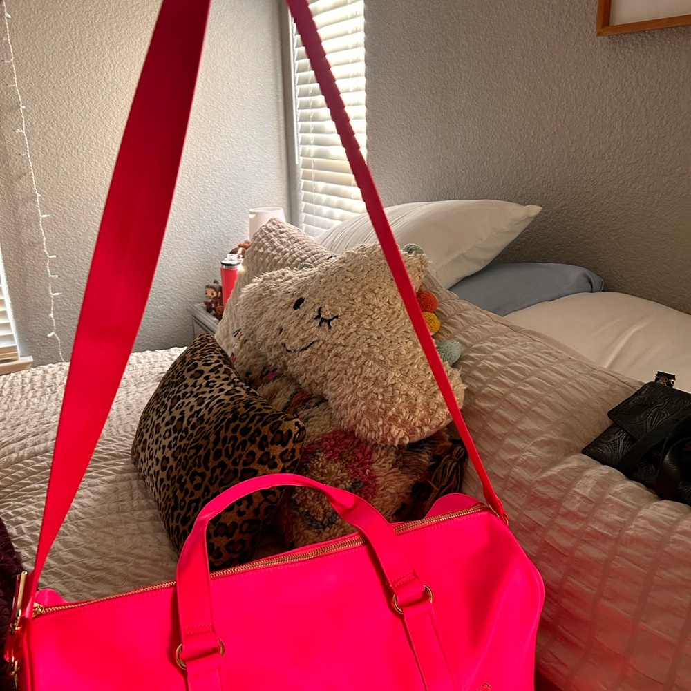 Bright pink, duffel bag - Picture 2 of 9